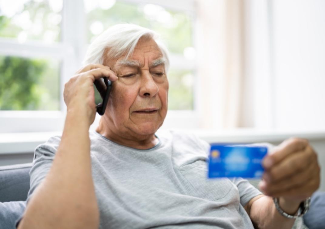 Bankhelpdeskfraude, bankgegevens, scam, telefoon, phishing, diefstal, geld, oplichting, fraude