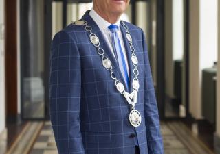 burgemeester Harry de Vries