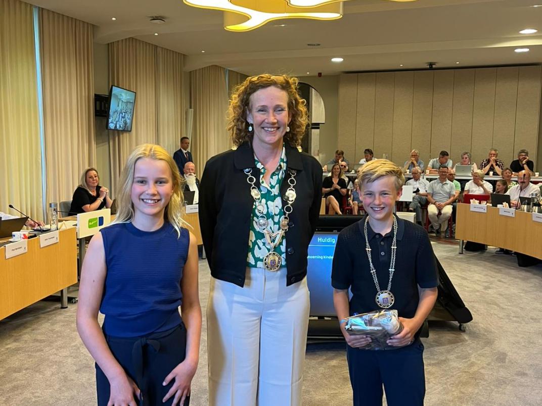 burgemeester met kinderburgemeesters