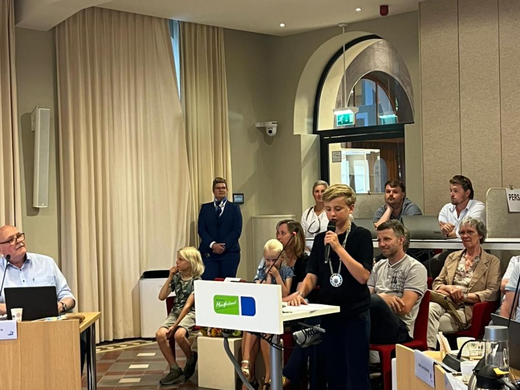 eerste toespraak door kinderburgemeester laut